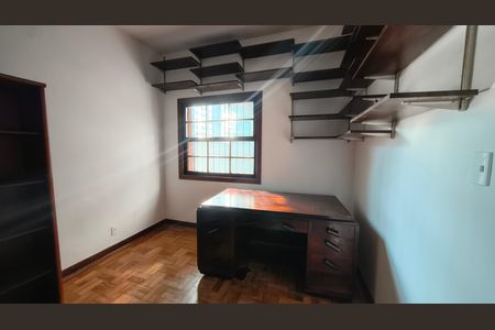 Casa à venda com 225m², 4 quartos e 3 vagas Casa à venda com 225m², 4 quartos e 3 vagasQuarto 2