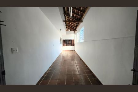 Casa à venda com 225m², 4 quartos e 3 vagas Casa à venda com 225m², 4 quartos e 3 vagasÁrea de Serviço