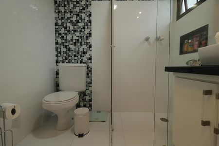 Apartamento à venda com 117m², 3 quartos e 2 vagasBanheiro da Suite