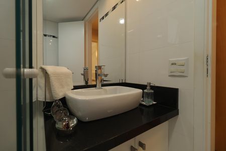 Apartamento à venda com 117m², 3 quartos e 2 vagasBanheiro da Suite