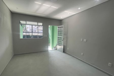 Sala de casa para alugar com 2 quartos, 90m² em Jardim Vinte E Cinco de Agosto, Duque de Caxias