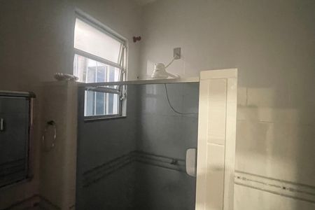 Banheiro de casa para alugar com 2 quartos, 90m² em Jardim Vinte E Cinco de Agosto, Duque de Caxias