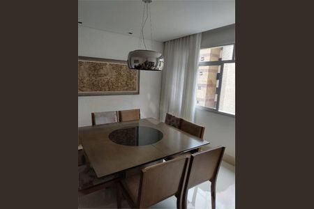 Apartamento à venda com 140m², 4 quartos e 2 vagas