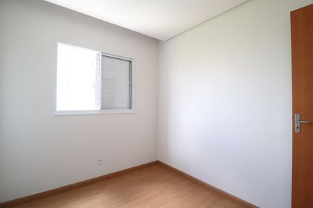 Quarto 1 de apartamento para alugar com 2 quartos, 50m² em Shopping Park, Uberlândia