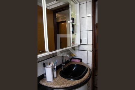 Apartamento à venda com 200m², 2 quartos e 1 vaga Apartamento à venda com 200m², 2 quartos e 1 vagaBanheiro