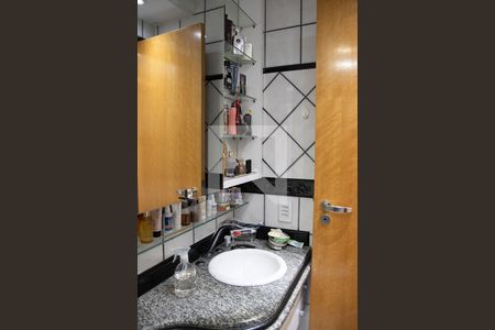 Apartamento à venda com 200m², 2 quartos e 1 vaga Apartamento à venda com 200m², 2 quartos e 1 vagaBanheiro da Suíte