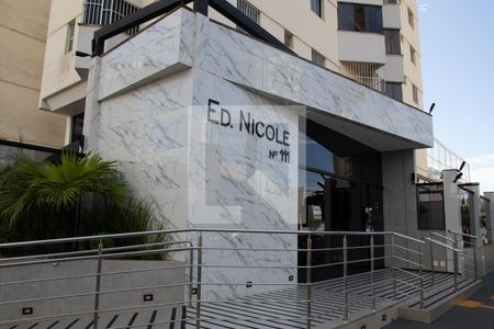 Apartamento à venda com 200m², 2 quartos e 1 vaga Apartamento à venda com 200m², 2 quartos e 1 vagaFachada