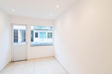 Casa para alugar com 80m², 3 quartos e 1 vaga Casa para alugar com 80m², 3 quartos e 1 vagaSala