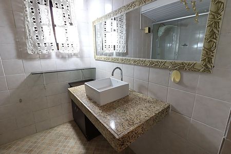 Apartamento para alugar com 85m², 2 quartos e sem vagaBanheiro 