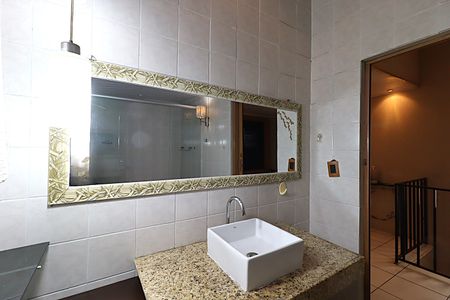 Apartamento para alugar com 85m², 2 quartos e sem vagaBanheiro 