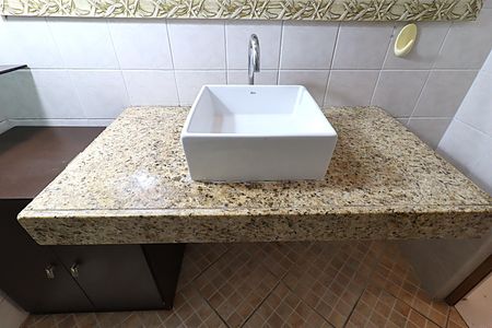 Apartamento para alugar com 85m², 2 quartos e sem vagaBanheiro 