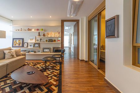 Apartamento à venda com 235m², 3 quartos e 2 vagasSala de TV