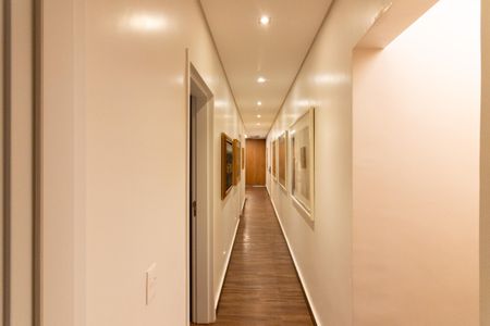 Apartamento à venda com 235m², 3 quartos e 2 vagasCorredor
