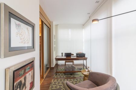 Apartamento à venda com 235m², 3 quartos e 2 vagasEscritório