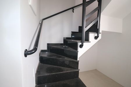 Apartamento à venda com 90m², 2 quartos e 1 vagaEscada Cobertura