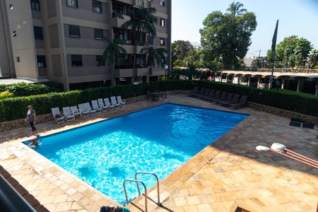 Apartamento à venda com 94m², 3 quartos e 1 vaga Apartamento à venda com 94m², 3 quartos e 1 vagaÁrea comum - Piscina