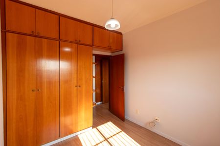 Apartamento à venda com 94m², 3 quartos e 1 vaga Apartamento à venda com 94m², 3 quartos e 1 vagaQuarto 02