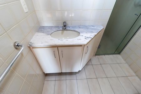 Apartamento à venda com 94m², 3 quartos e 1 vaga Apartamento à venda com 94m², 3 quartos e 1 vagaBanheiro da Suíte