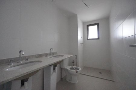 Apartamento à venda com 140m², 3 quartos e 2 vagasBanheiro da Suíte 1