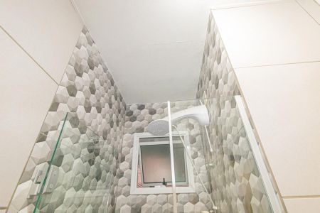 Casa de condomínio à venda com 60m², 2 quartos e 2 vagas Casa de condomínio à venda com 60m², 2 quartos e 2 vagasBanheiro