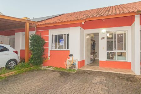 Casa de condomínio à venda com 60m², 2 quartos e 2 vagas Casa de condomínio à venda com 60m², 2 quartos e 2 vagasFachada