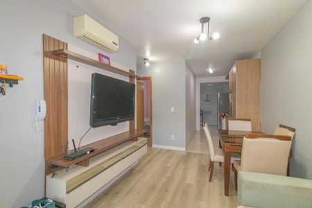 Sala de casa de condomínio à venda com 2 quartos, 60m² em Olaria, Canoas
