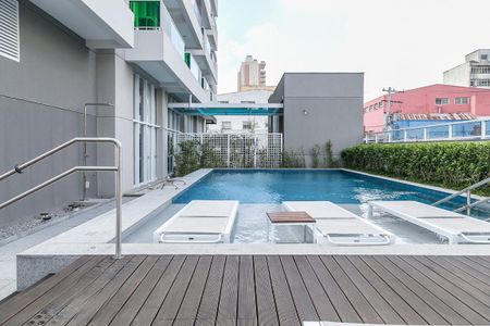 Studio à venda com 30m², 1 quarto e 1 vaga Studio à venda com 30m², 1 quarto e 1 vagaPiscina