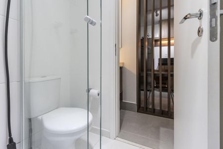 Studio à venda com 30m², 1 quarto e 1 vaga Studio à venda com 30m², 1 quarto e 1 vagaBanheiro