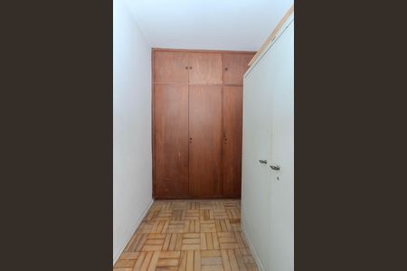 Apartamento à venda com 146m², 4 quartos e 2 vagas Apartamento à venda com 146m², 4 quartos e 2 vagasQuarto de Serviço