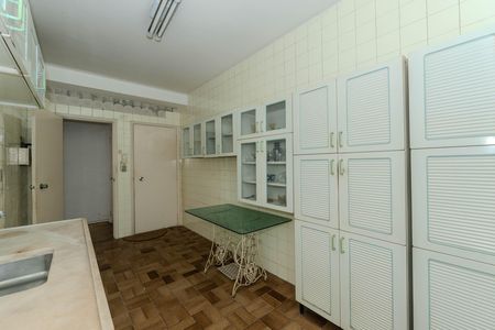 Apartamento à venda com 146m², 4 quartos e 2 vagas Apartamento à venda com 146m², 4 quartos e 2 vagasCozinha