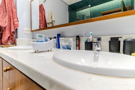 Apartamento à venda com 194m², 3 quartos e 1 vaga Apartamento à venda com 194m², 3 quartos e 1 vagaBanheiro da Suíte