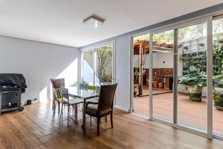 Apartamento à venda com 194m², 3 quartos e 1 vaga Apartamento à venda com 194m², 3 quartos e 1 vagaSala de Jantar