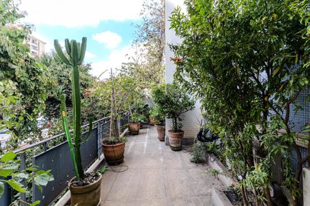 Apartamento à venda com 194m², 3 quartos e 1 vaga Apartamento à venda com 194m², 3 quartos e 1 vagaVaranda