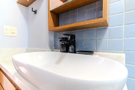 Apartamento à venda com 194m², 3 quartos e 1 vaga Apartamento à venda com 194m², 3 quartos e 1 vagaBanheiro Social