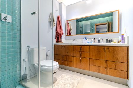 Apartamento à venda com 194m², 3 quartos e 1 vaga Apartamento à venda com 194m², 3 quartos e 1 vagaBanheiro da Suíte