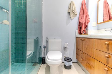 Apartamento à venda com 194m², 3 quartos e 1 vaga Apartamento à venda com 194m², 3 quartos e 1 vagaBanheiro da Suíte