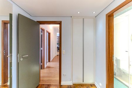 Apartamento à venda com 194m², 3 quartos e 1 vaga Apartamento à venda com 194m², 3 quartos e 1 vagaSuíte