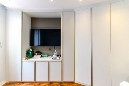 Apartamento à venda com 194m², 3 quartos e 1 vaga Apartamento à venda com 194m², 3 quartos e 1 vagaSuíte