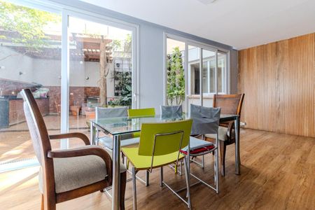 Apartamento à venda com 194m², 3 quartos e 1 vaga Apartamento à venda com 194m², 3 quartos e 1 vagaSala de Jantar