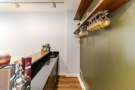 Apartamento à venda com 194m², 3 quartos e 1 vaga Apartamento à venda com 194m², 3 quartos e 1 vagaBar