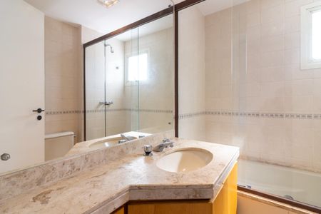 Apartamento para alugar com 110m², 3 quartos e 2 vagasBanheiro da Suíte