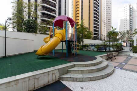 Apartamento para alugar com 110m², 3 quartos e 2 vagasÁrea comum - Playground