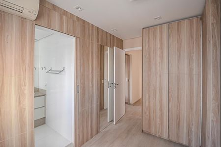 Apartamento à venda com 234m², 4 quartos e 4 vagasQuarto 4 - Suíte