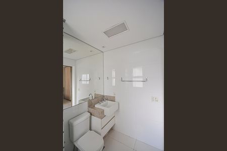 Apartamento à venda com 234m², 4 quartos e 4 vagasBanheiro da Suíte 2