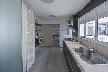 Apartamento à venda com 234m², 4 quartos e 4 vagasCozinha