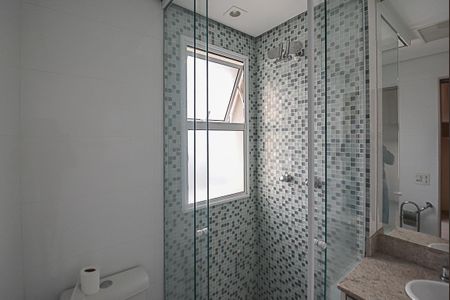 Apartamento à venda com 234m², 4 quartos e 4 vagasBanheiro da Suíte 4