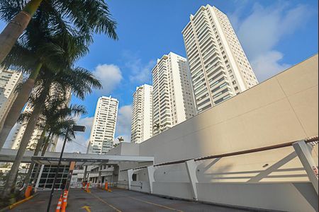 Apartamento à venda com 234m², 4 quartos e 4 vagasFachada e portaria