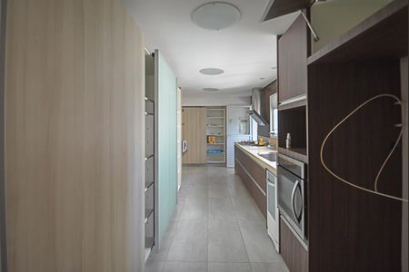 Apartamento à venda com 234m², 4 quartos e 4 vagasCozinha
