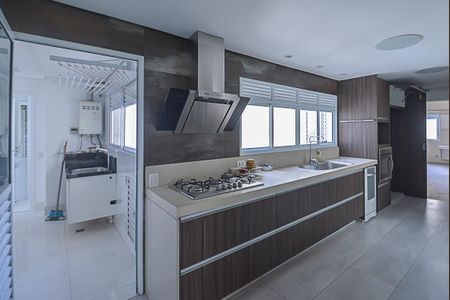 Apartamento à venda com 234m², 4 quartos e 4 vagasCozinha