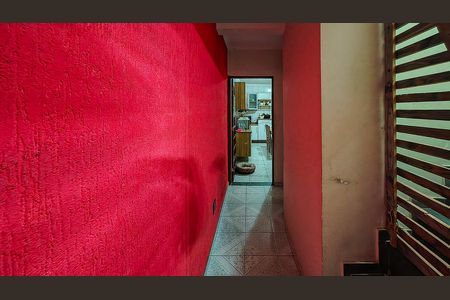 Corredor de casa para alugar com 3 quartos, 130m² em Jardim Sabara, São Paulo